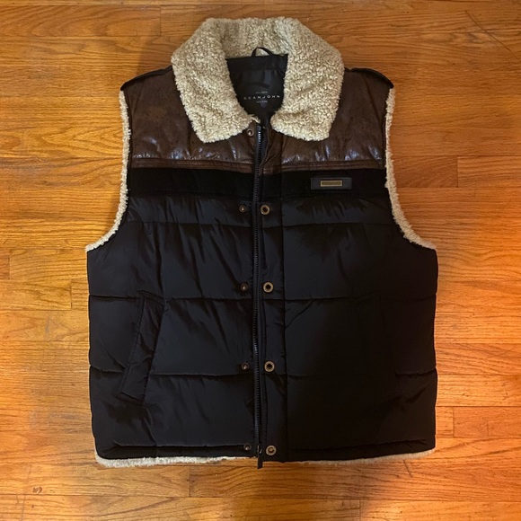 Stylish puffer style Sean John vest - Picture 1 of 6
